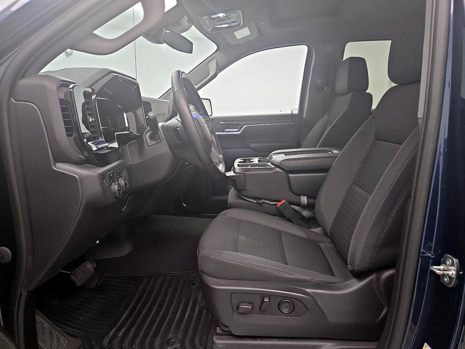 2023 Chevrolet Silverado 1500 LT - Photo 12