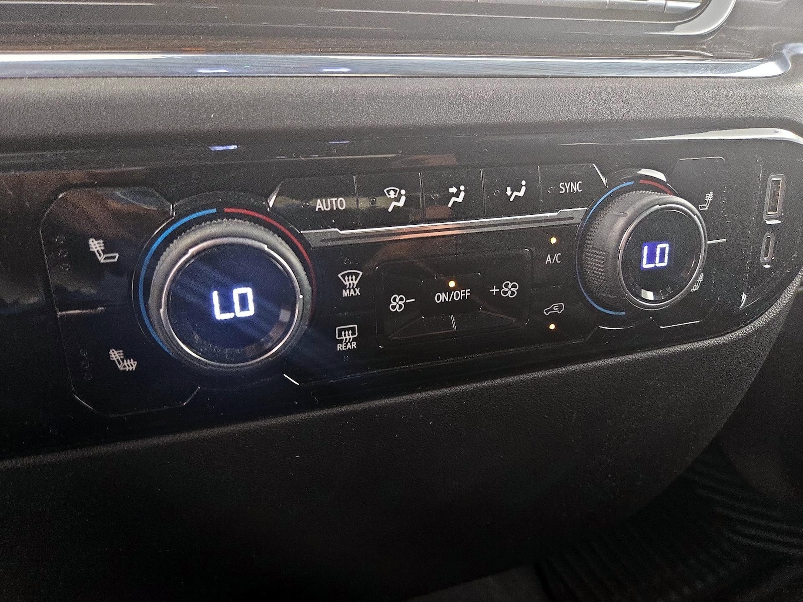 2023 Chevrolet Silverado 1500 LT - Photo 17