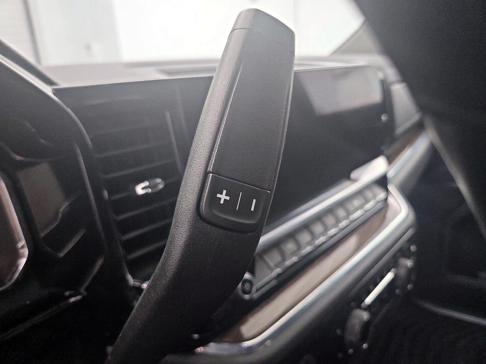 2023 Chevrolet Silverado 1500 LT - Photo 18