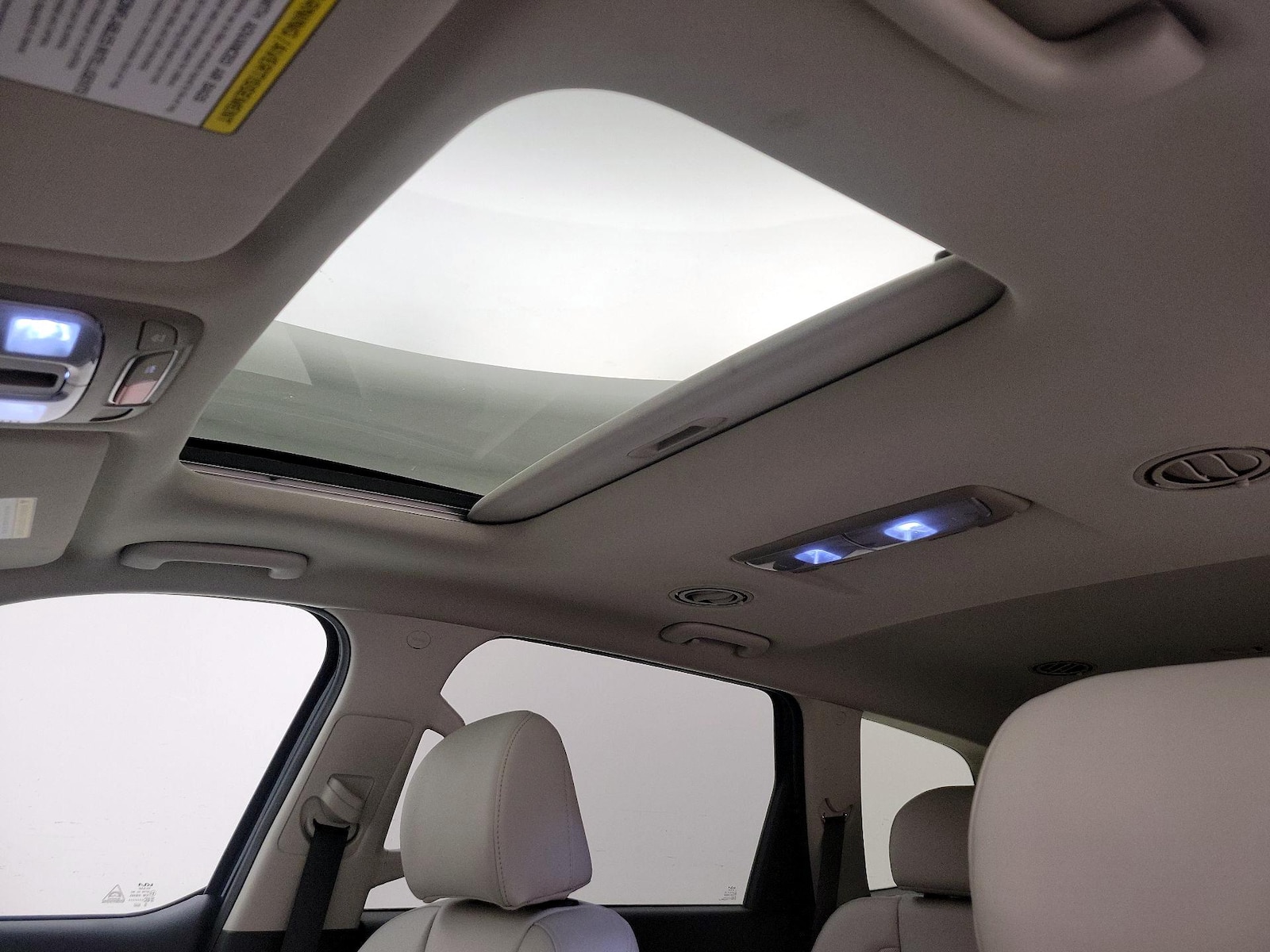 Sunroof(s) & Overhead Airbags