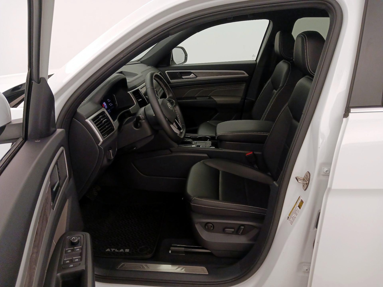 2023 Volkswagen Atlas Cross Sport SE w/Tech - Photo 12