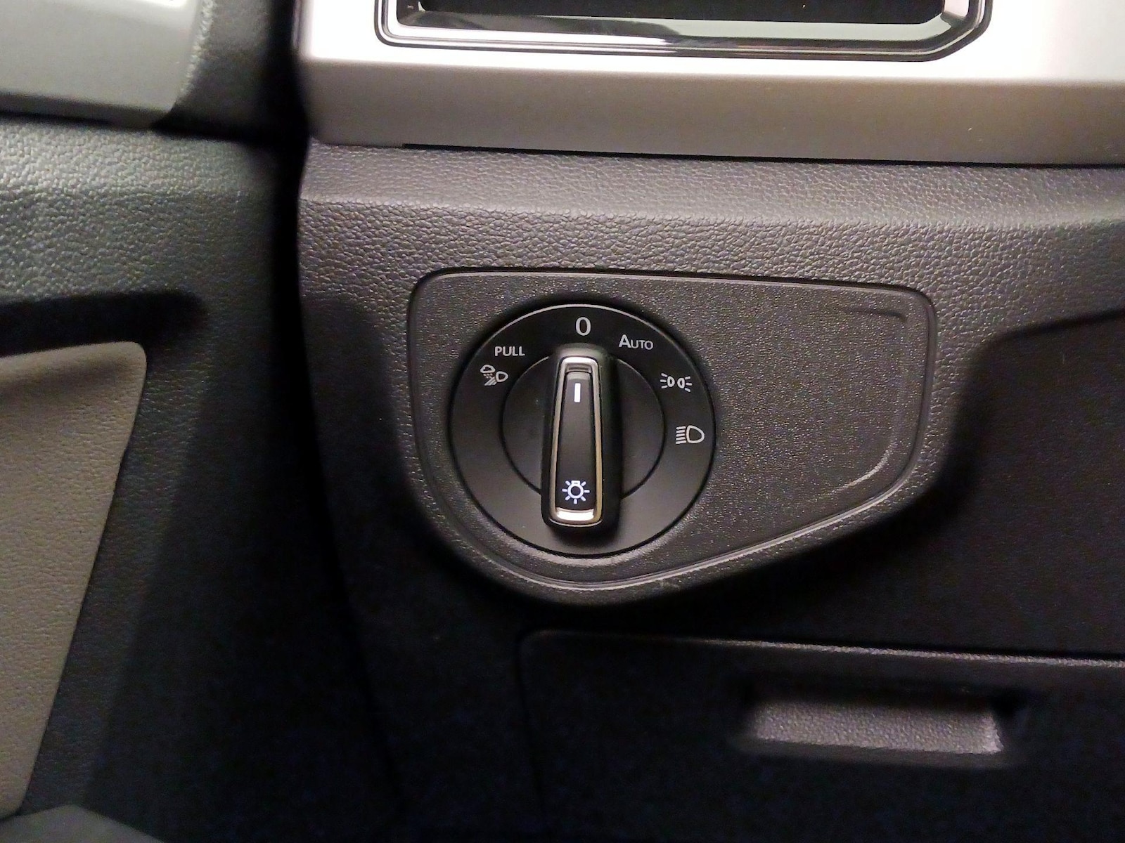 2023 Volkswagen Atlas Cross Sport SE w/Tech - Photo 14