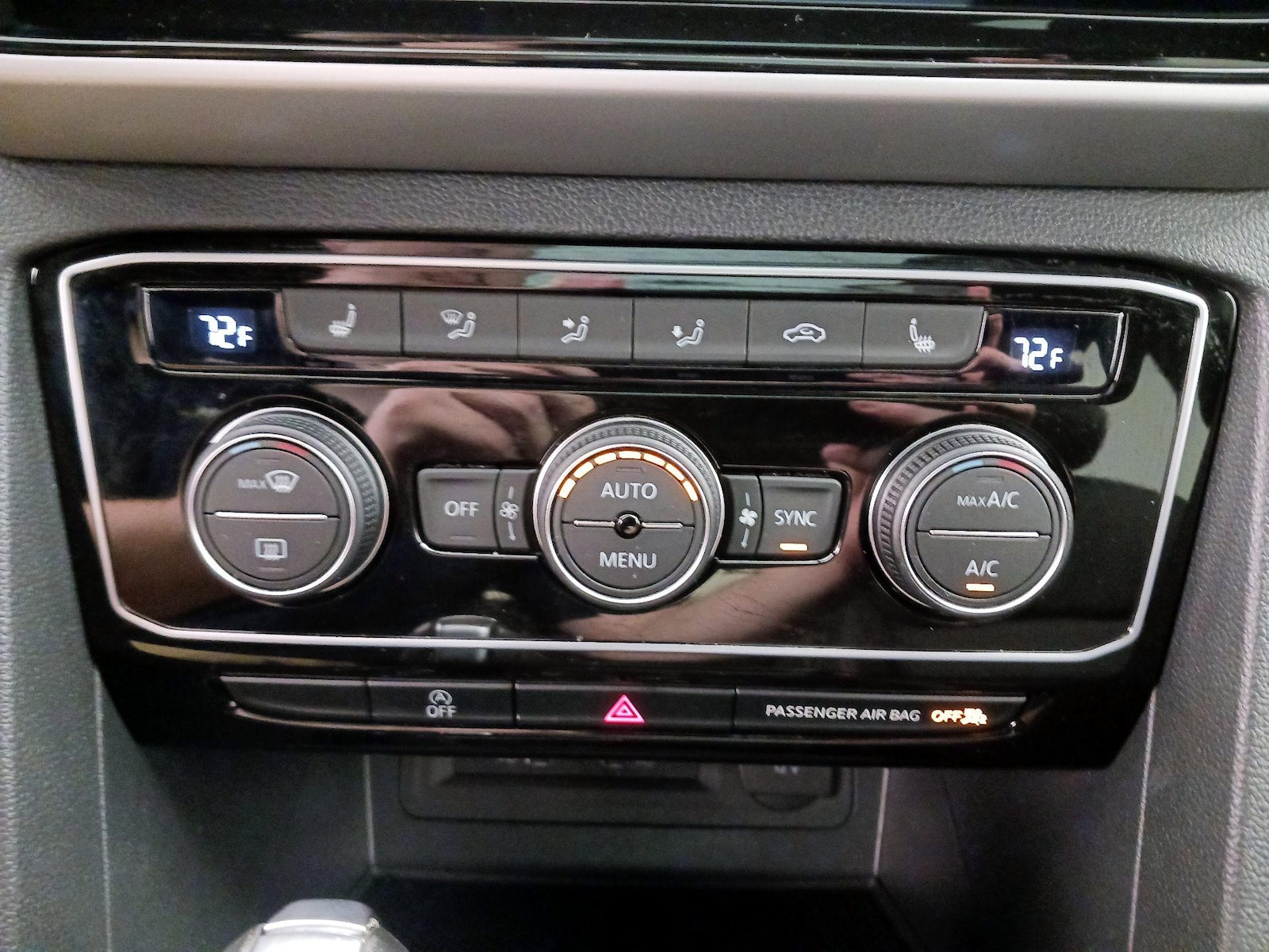 2023 Volkswagen Atlas Cross Sport SE w/Tech - Photo 17