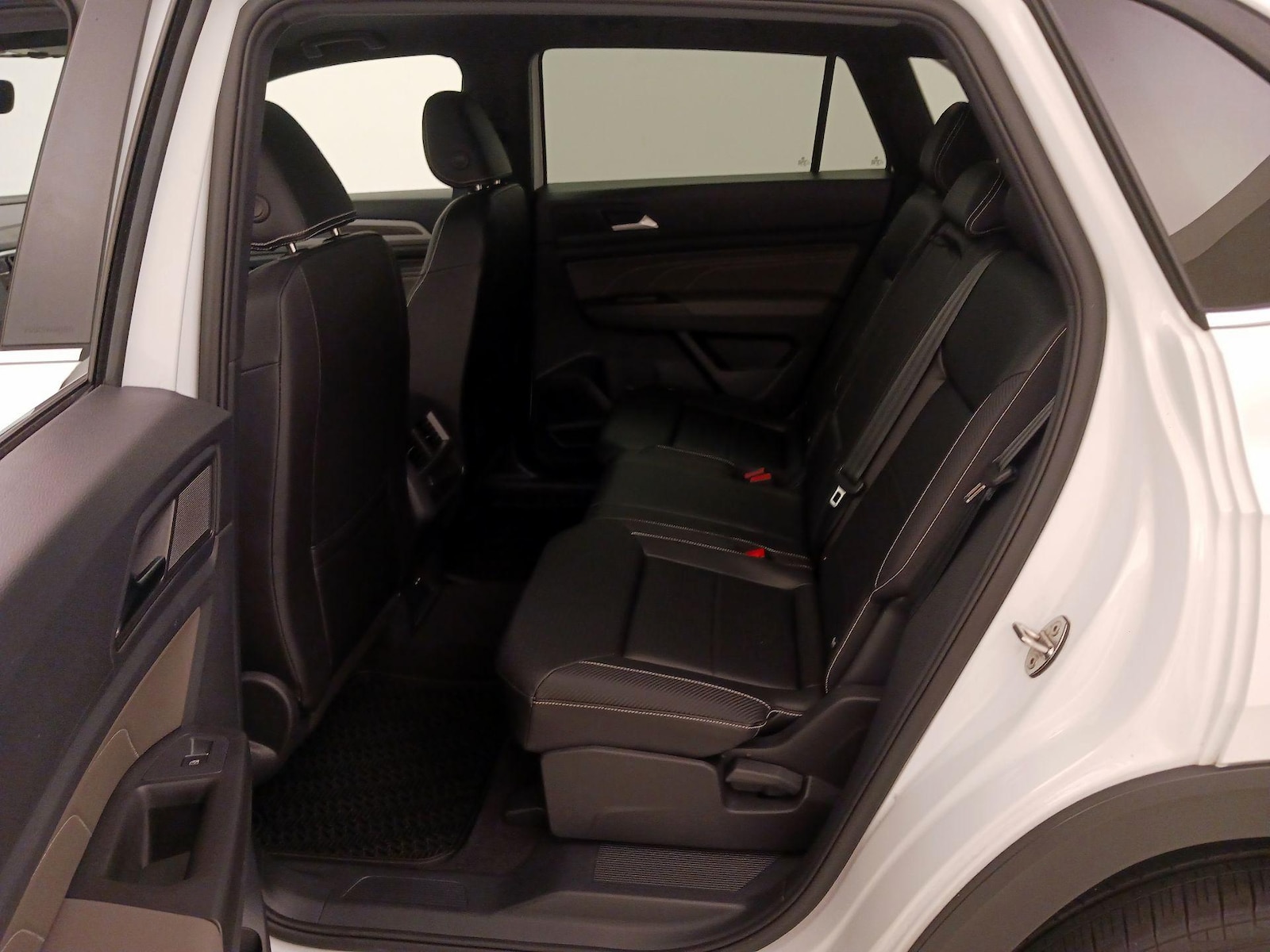 2023 Volkswagen Atlas Cross Sport SE w/Tech - Photo 21