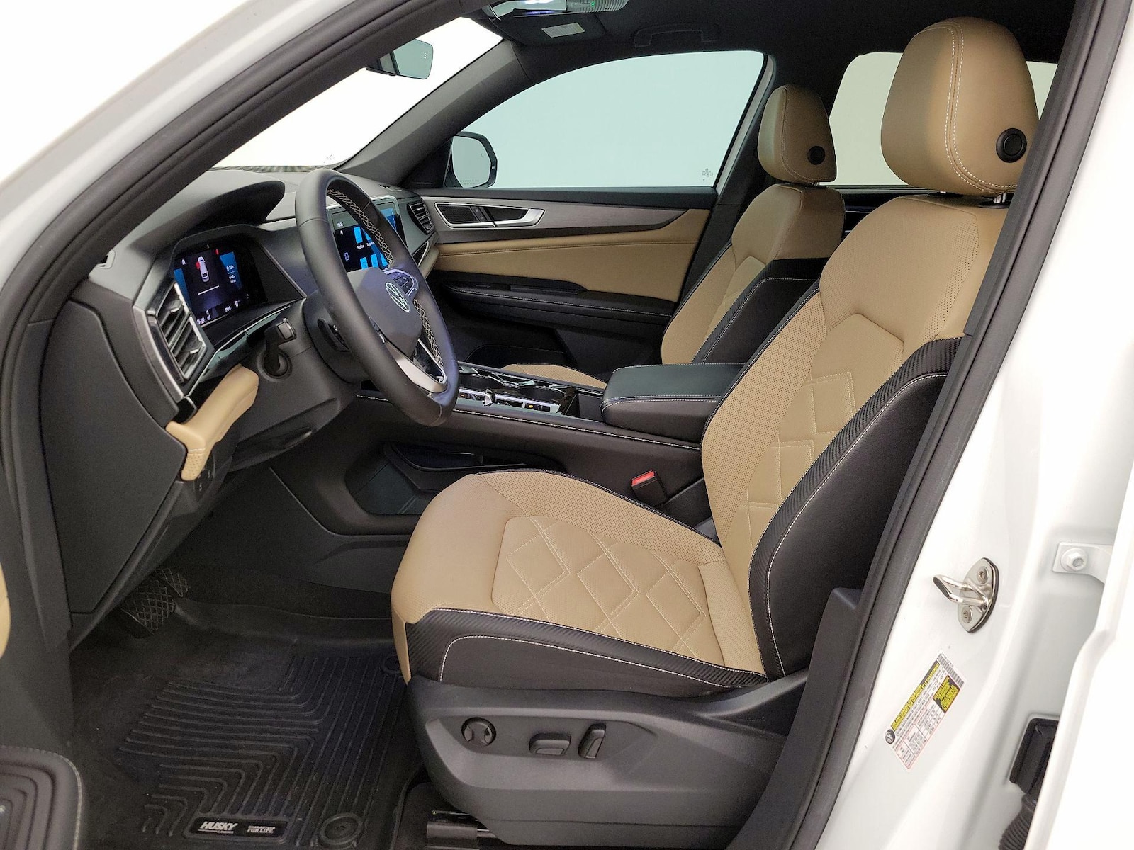 2024 Volkswagen Atlas Cross Sport SE w/Tech - Photo 12