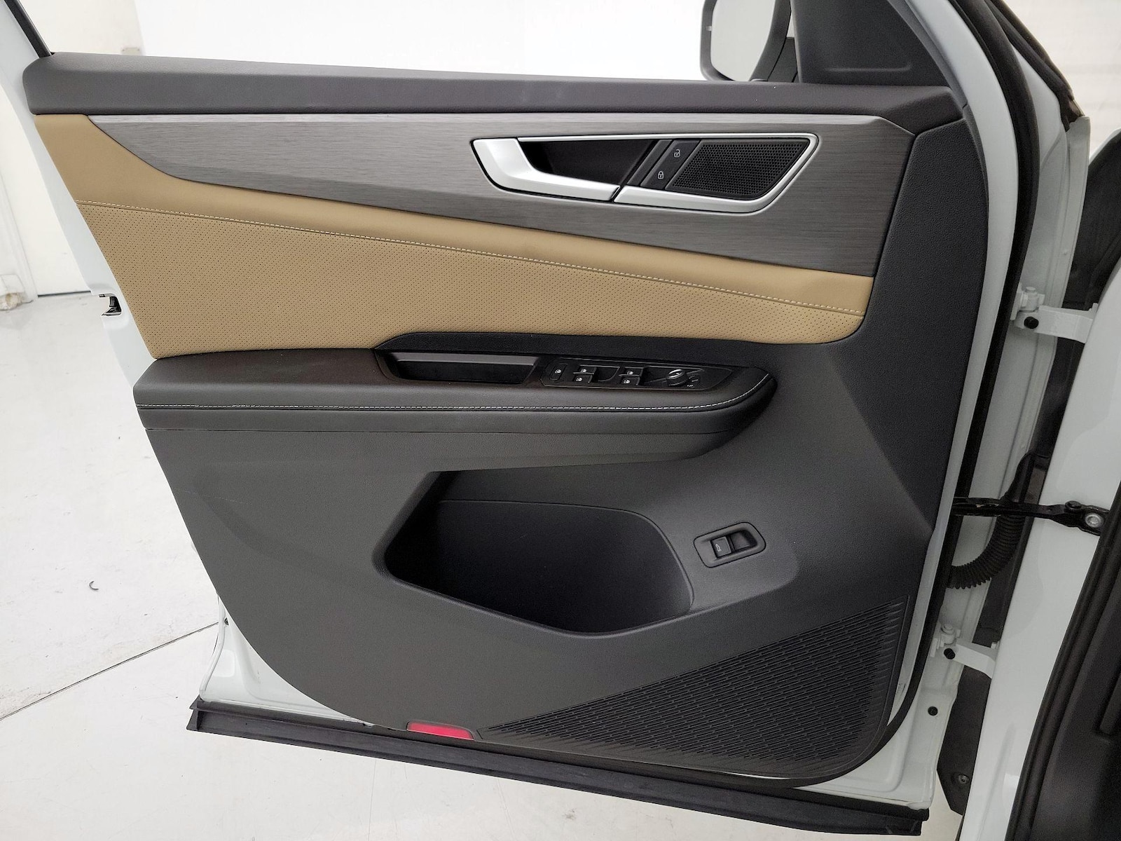 2024 Volkswagen Atlas Cross Sport SE w/Tech - Photo 13