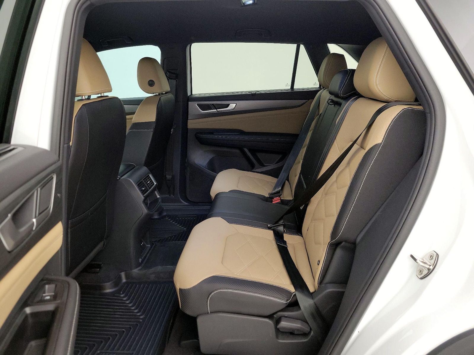 2024 Volkswagen Atlas Cross Sport SE w/Tech - Photo 20
