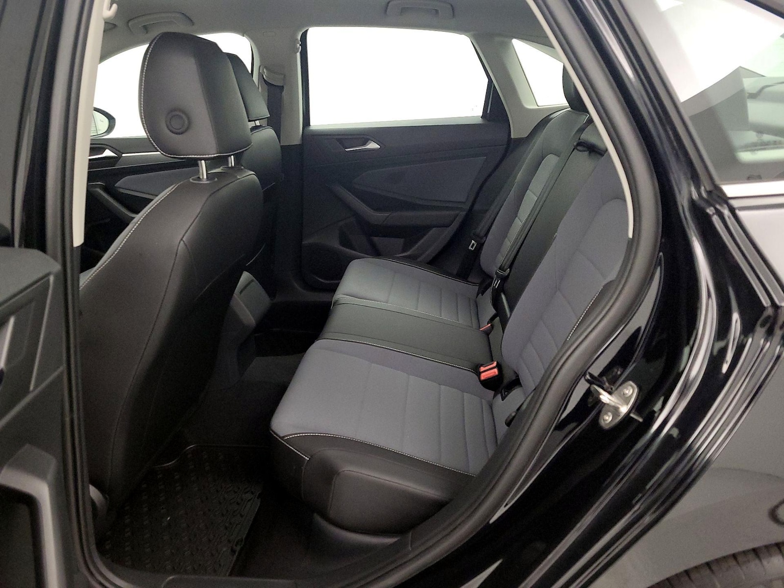 2025 Volkswagen Jetta SE - Photo 20