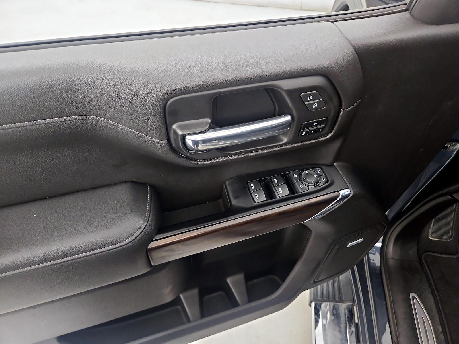 2020 GMC Sierra 1500 SLT - Photo 13