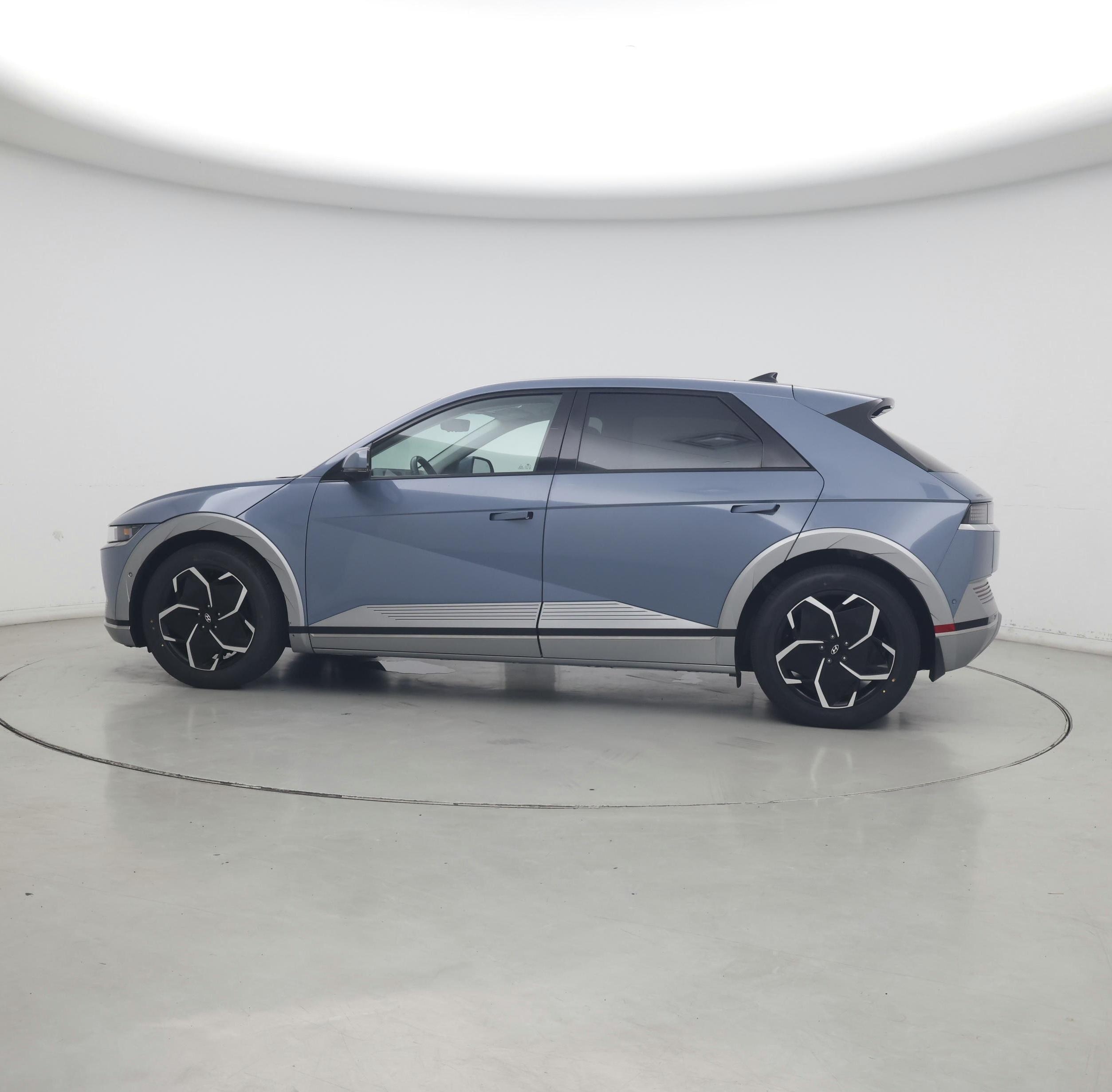 Thumbnail: 2024 Hyundai Ioniq 5 - 3