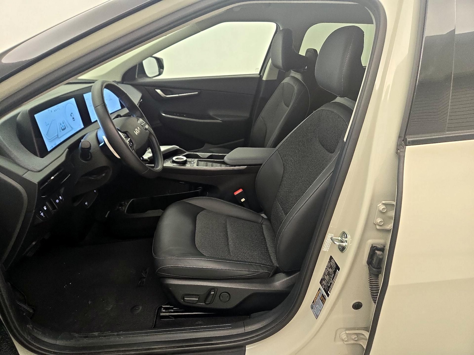 2024 Kia EV6 Light L/R - Photo 12