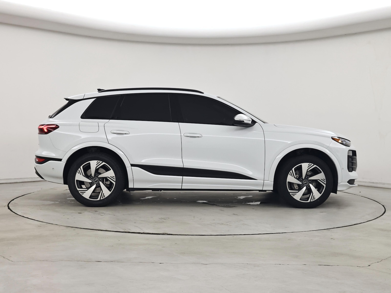 2025 Audi Q6 e-tron Premium Plus - Photo 8