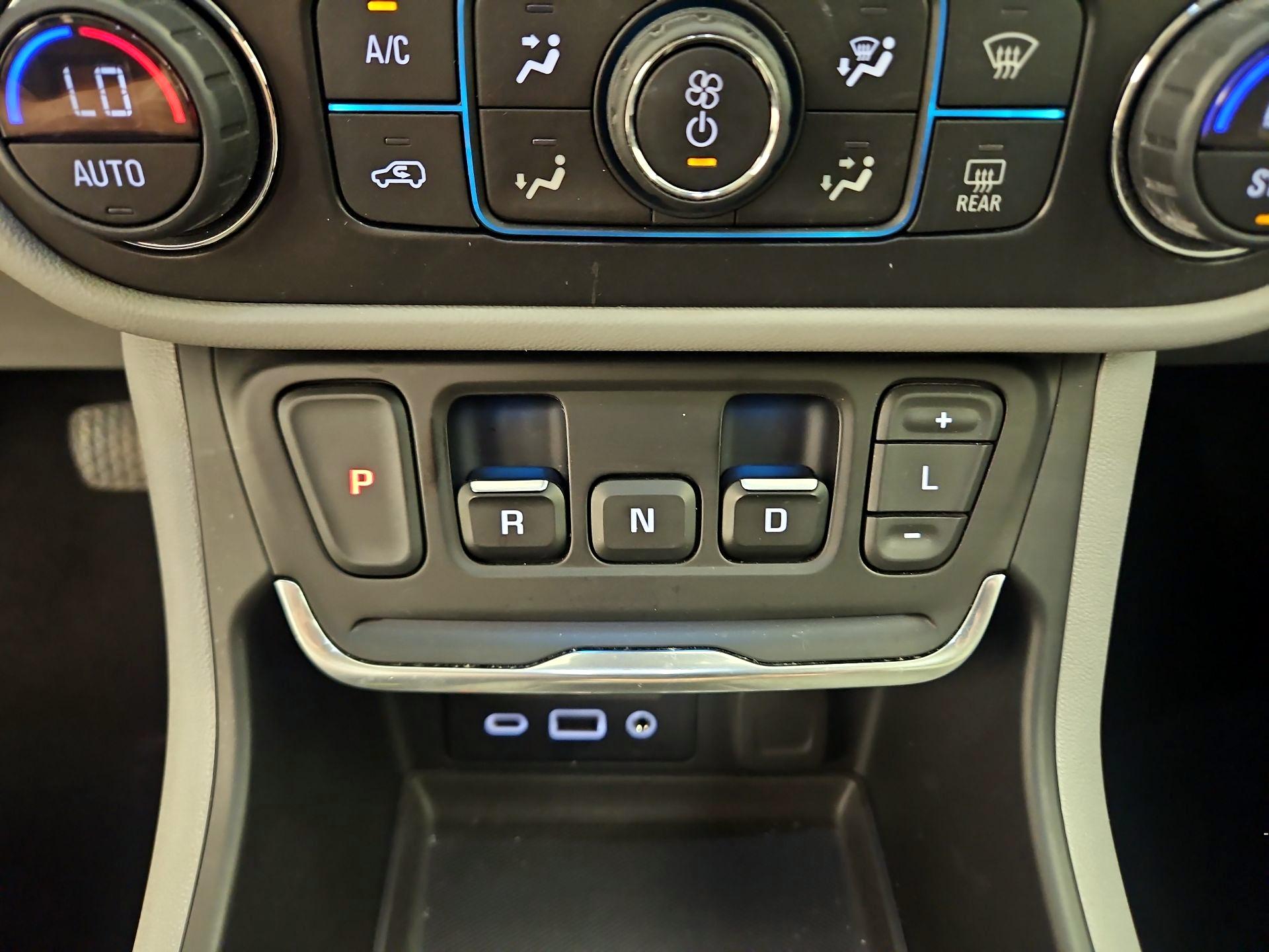 Thumbnail: 2020 GMC Terrain - 17