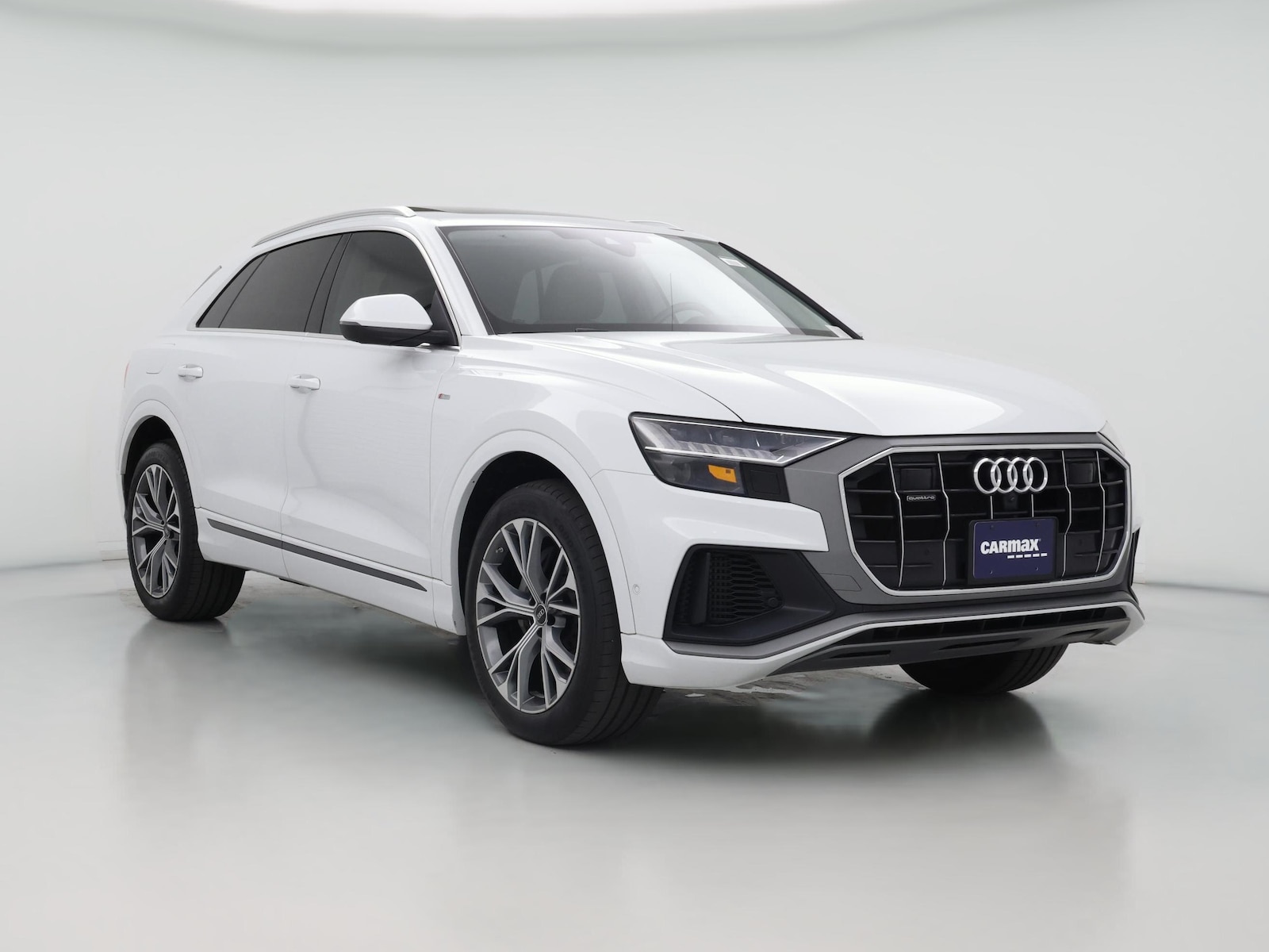 2023 Audi Q8 Premium Plus