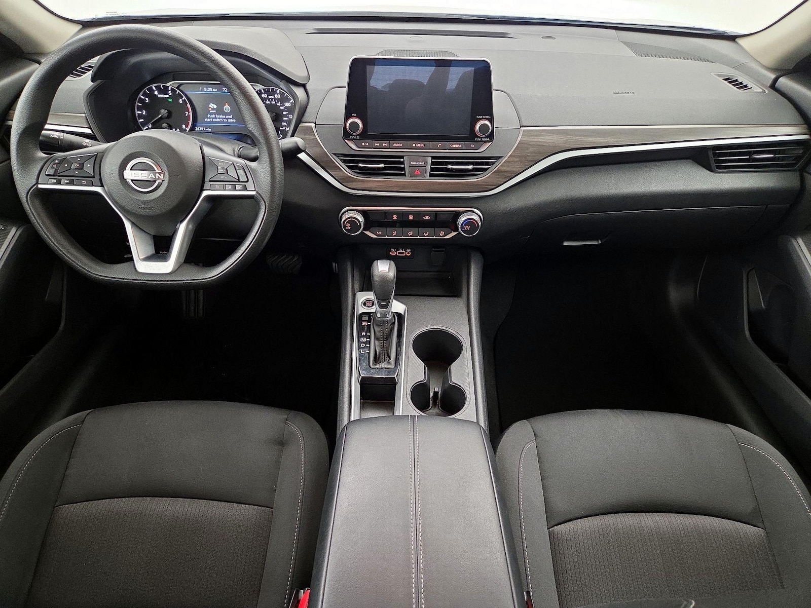 2025 Nissan Altima SV - Photo 10