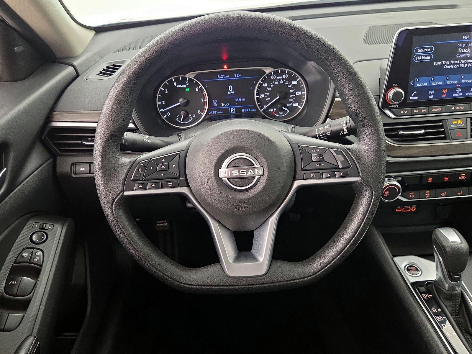 2025 Nissan Altima SV - Photo 11