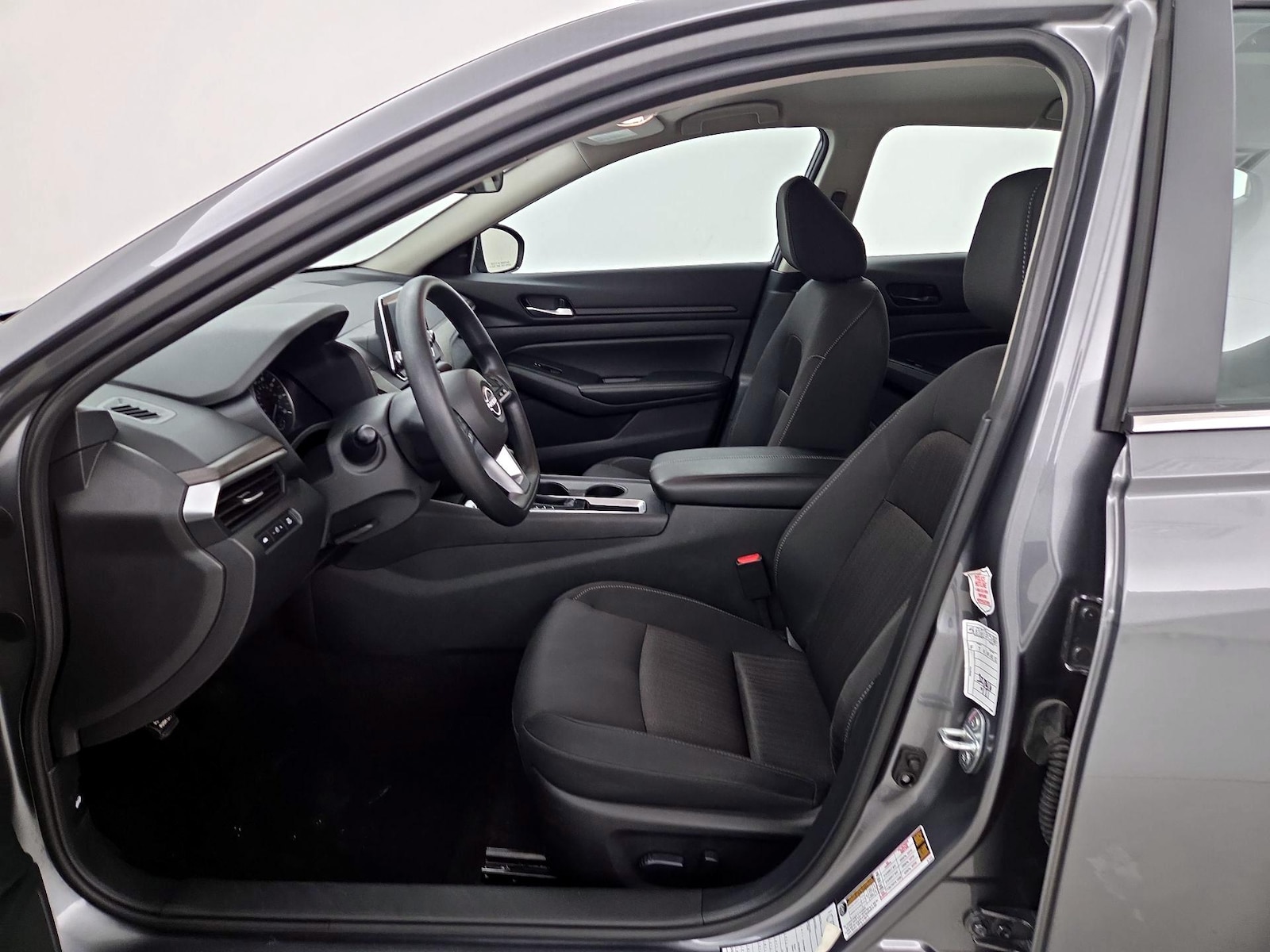 2025 Nissan Altima SV - Photo 12