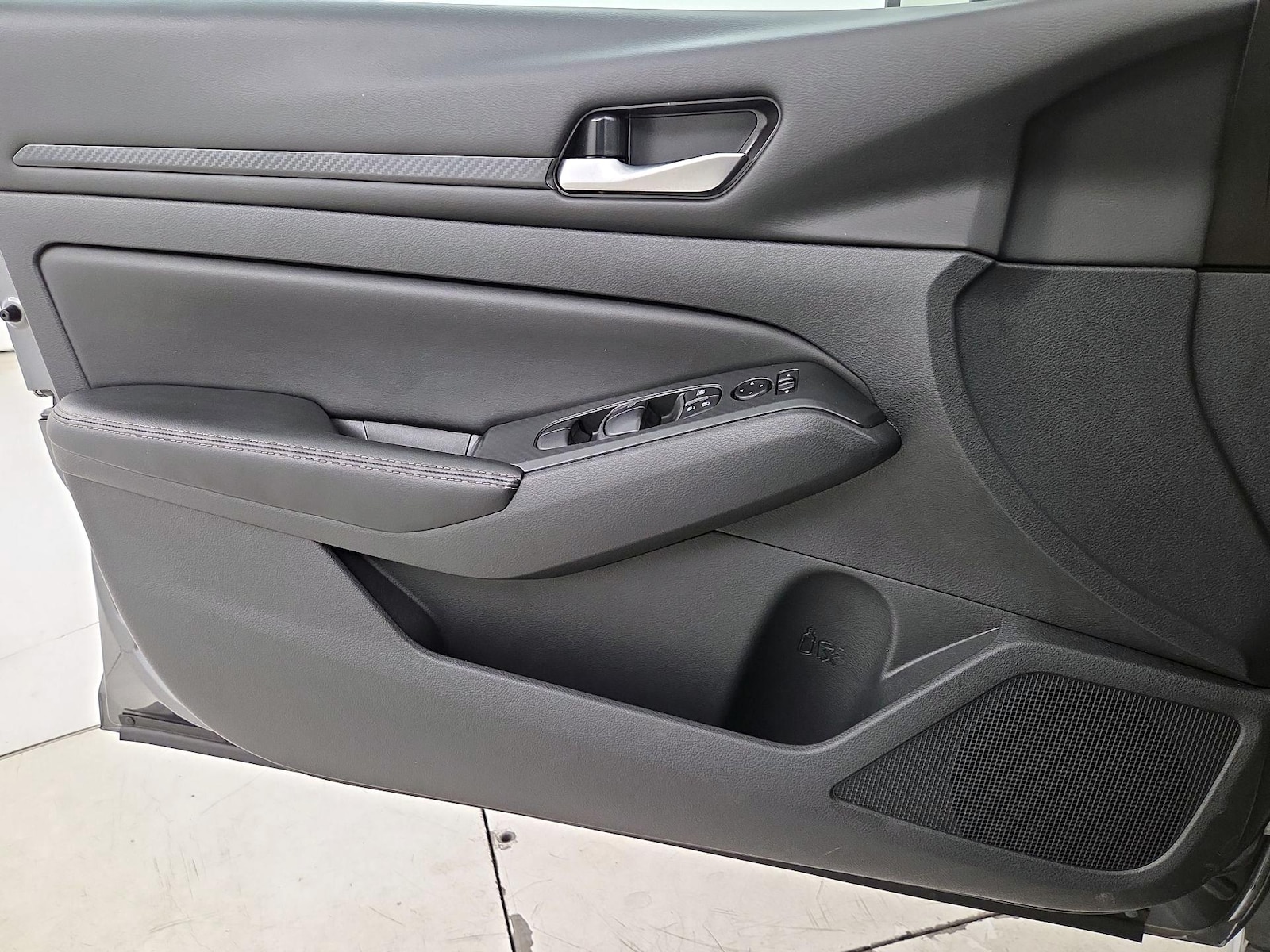 2025 Nissan Altima SV - Photo 13