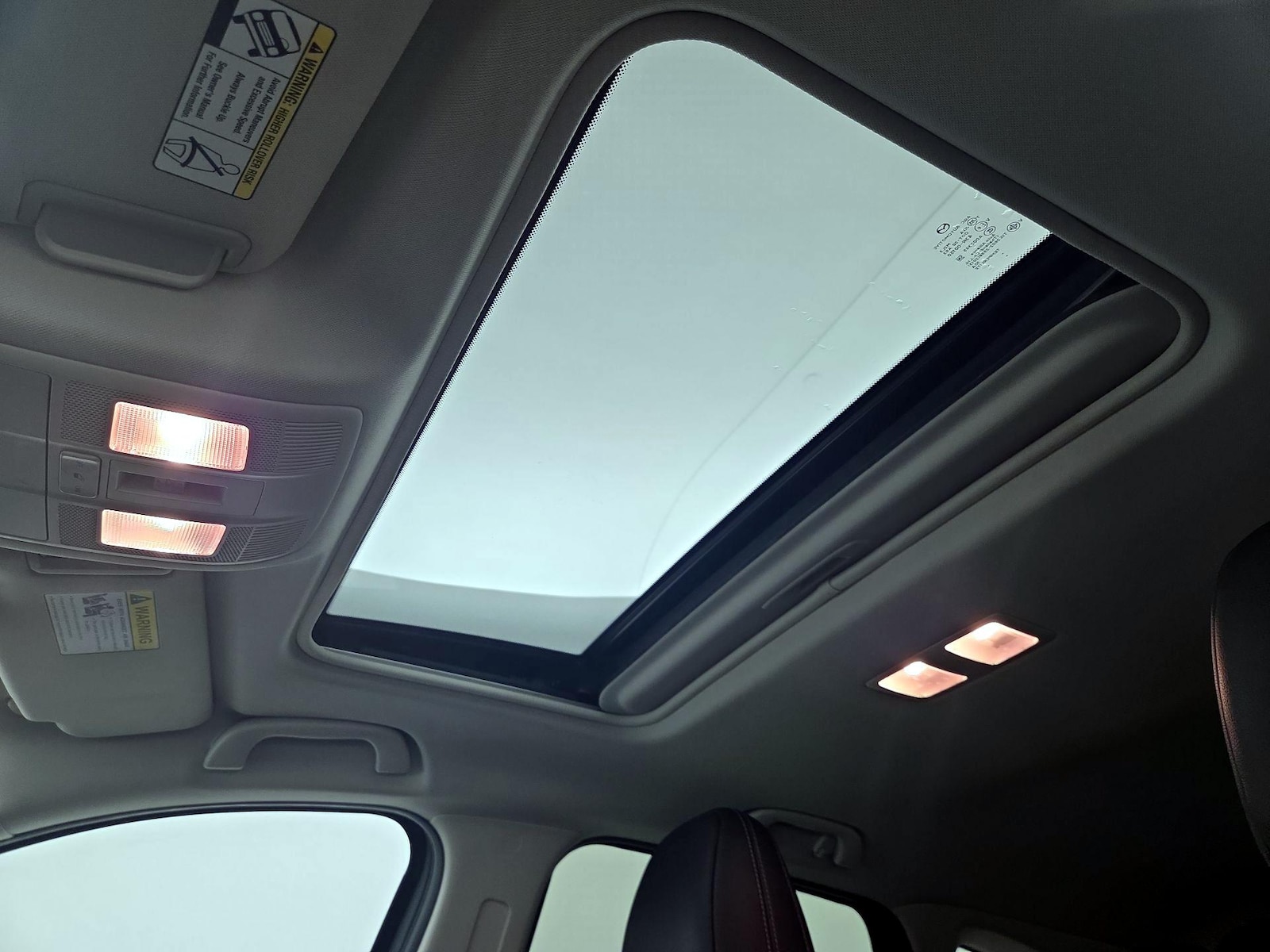 Sunroof(s) & Overhead Airbags