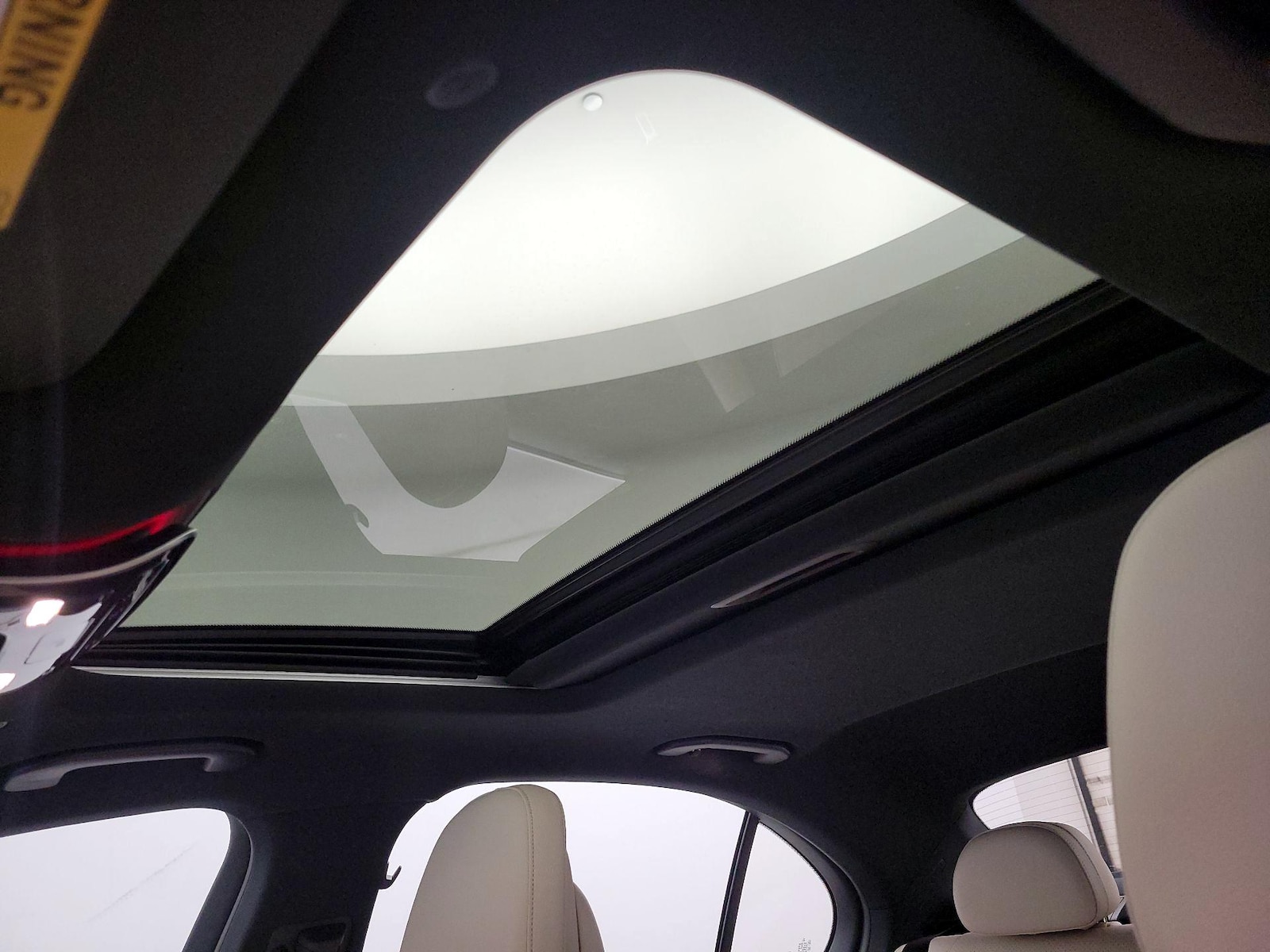 Sunroof(s) & Overhead Airbags