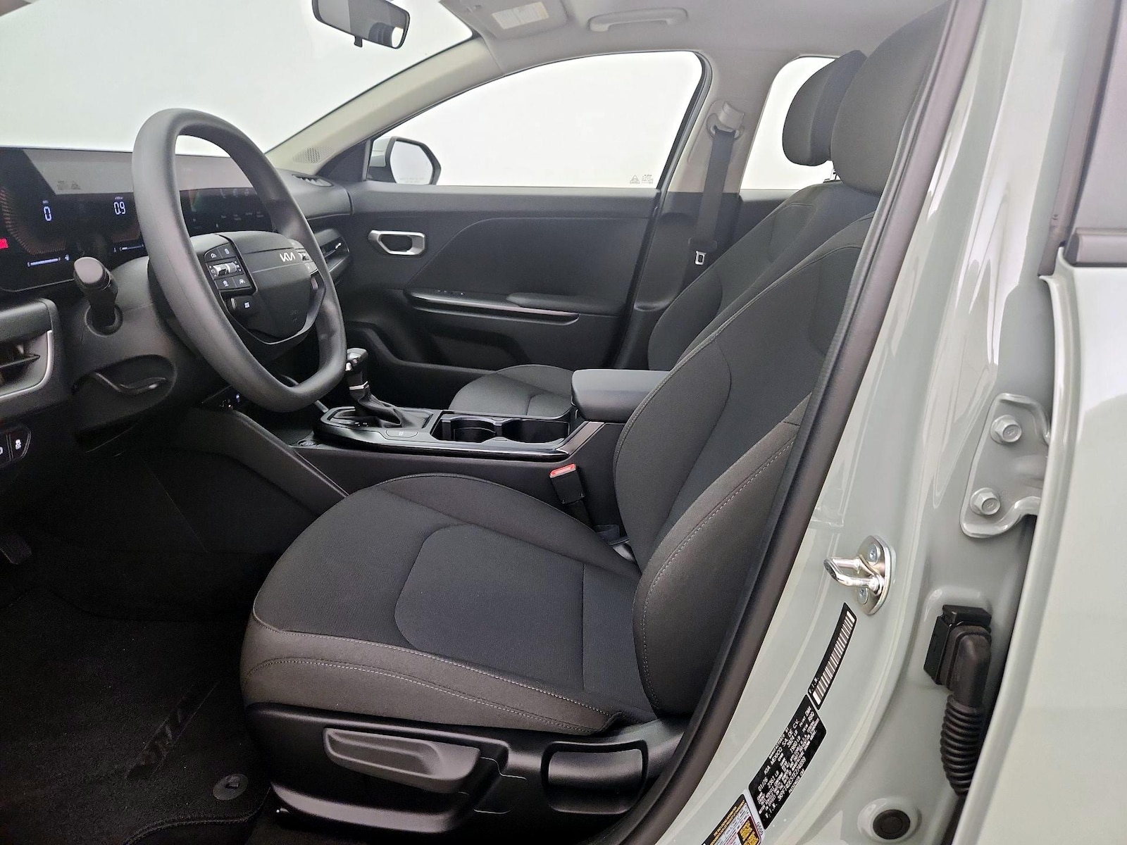 2026 Kia K4 LXS - Photo 12