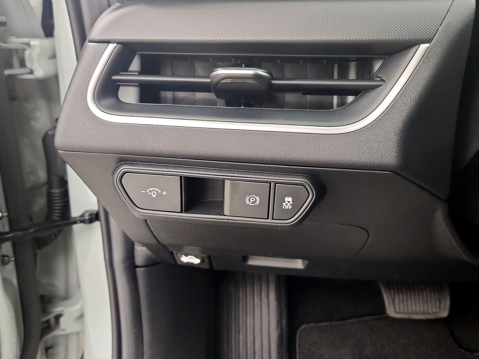 2026 Kia K4 LXS - Photo 14