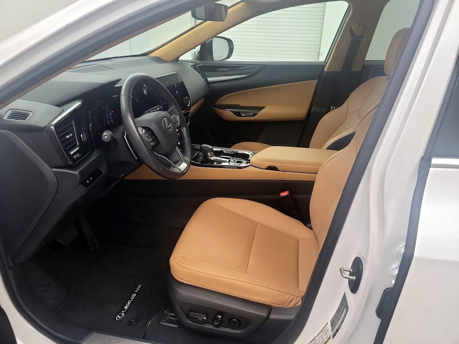 2025 Lexus NX 350 - Photo 10