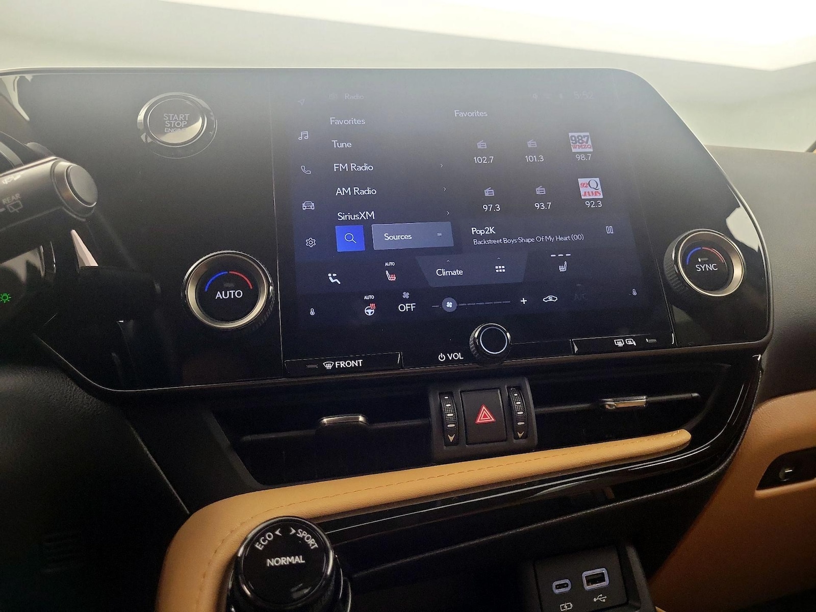 2025 Lexus NX 350 - Photo 13