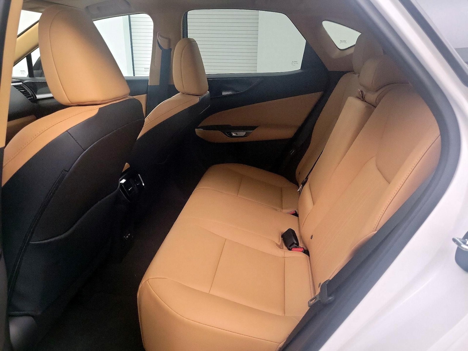 2025 Lexus NX 350 - Photo 18
