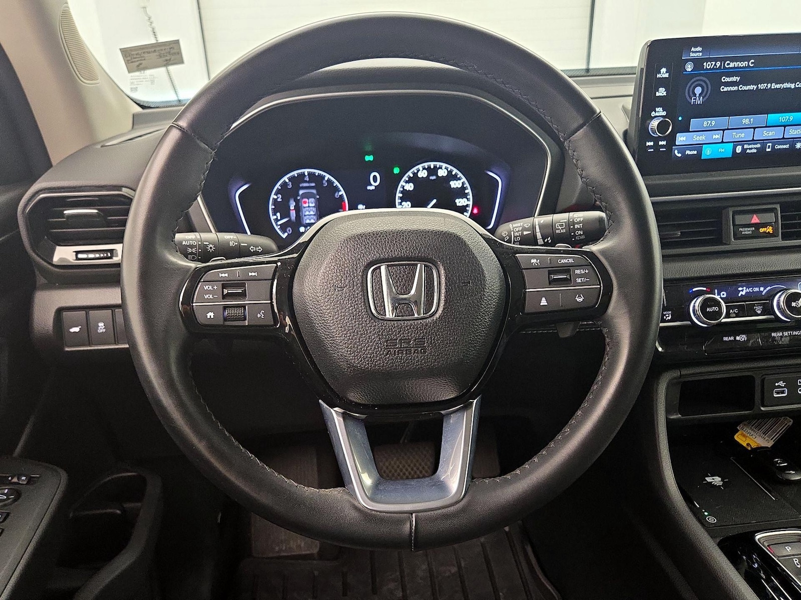 2025 Honda Pilot EX-L - Photo 11