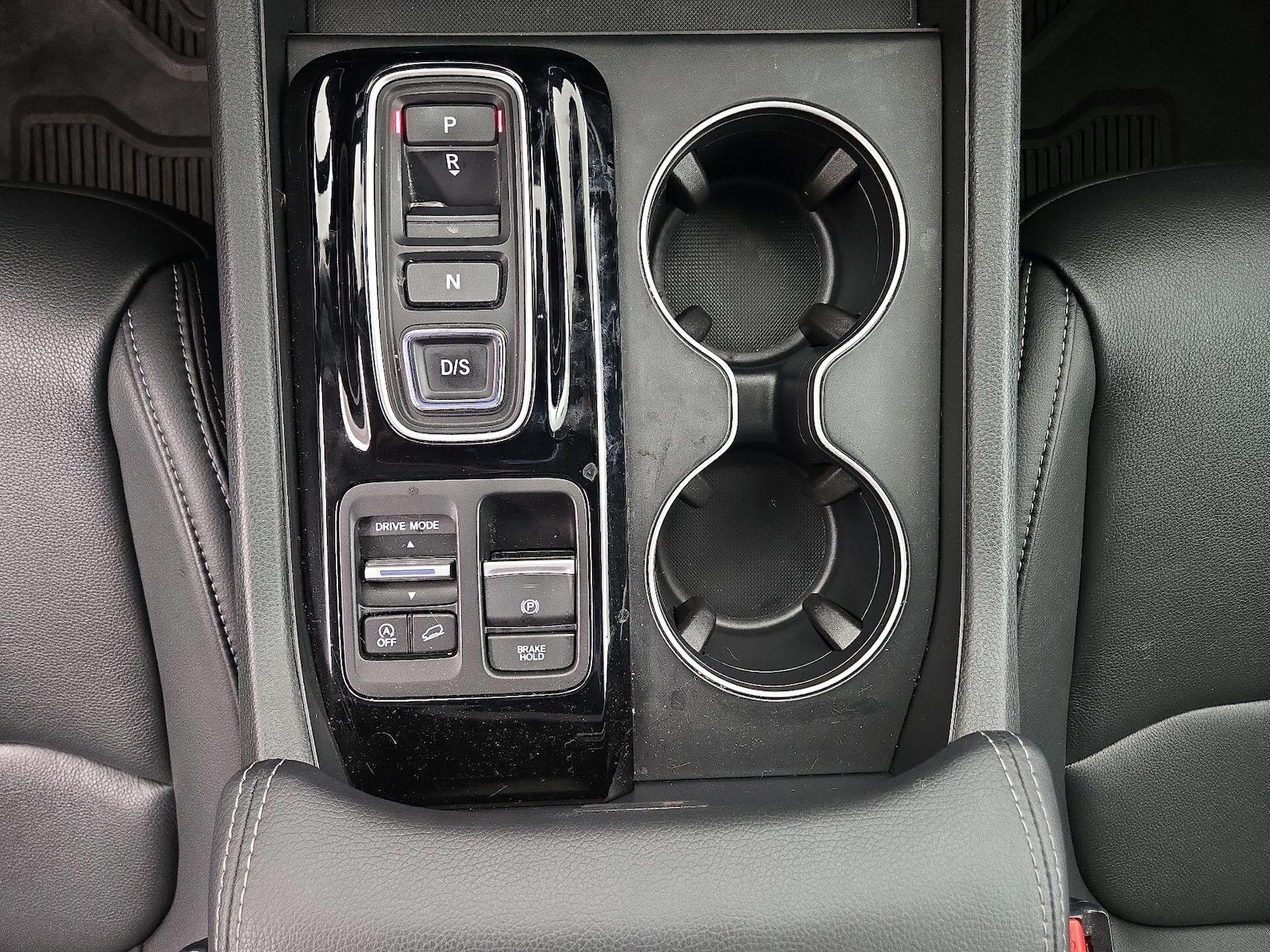 2025 Honda Pilot EX-L - Photo 18