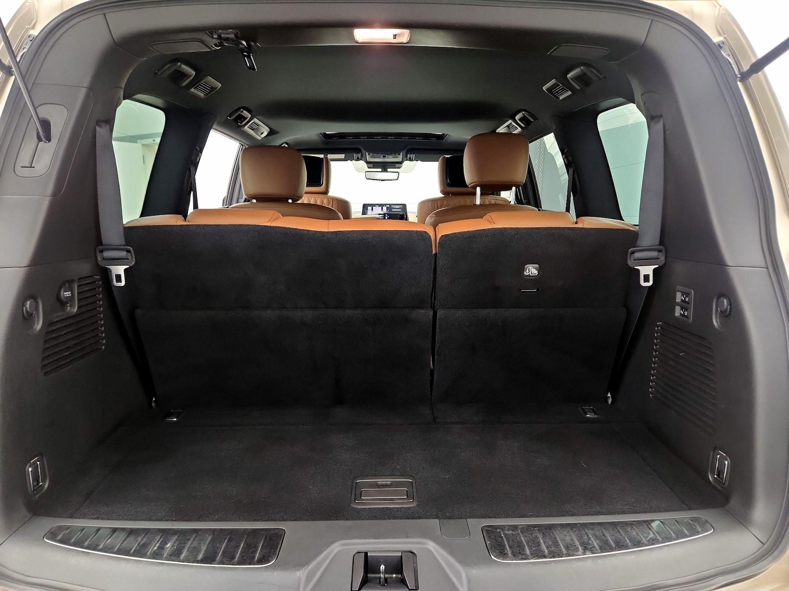 2023 INFINITI QX80 Sensory 4WD - Photo 23