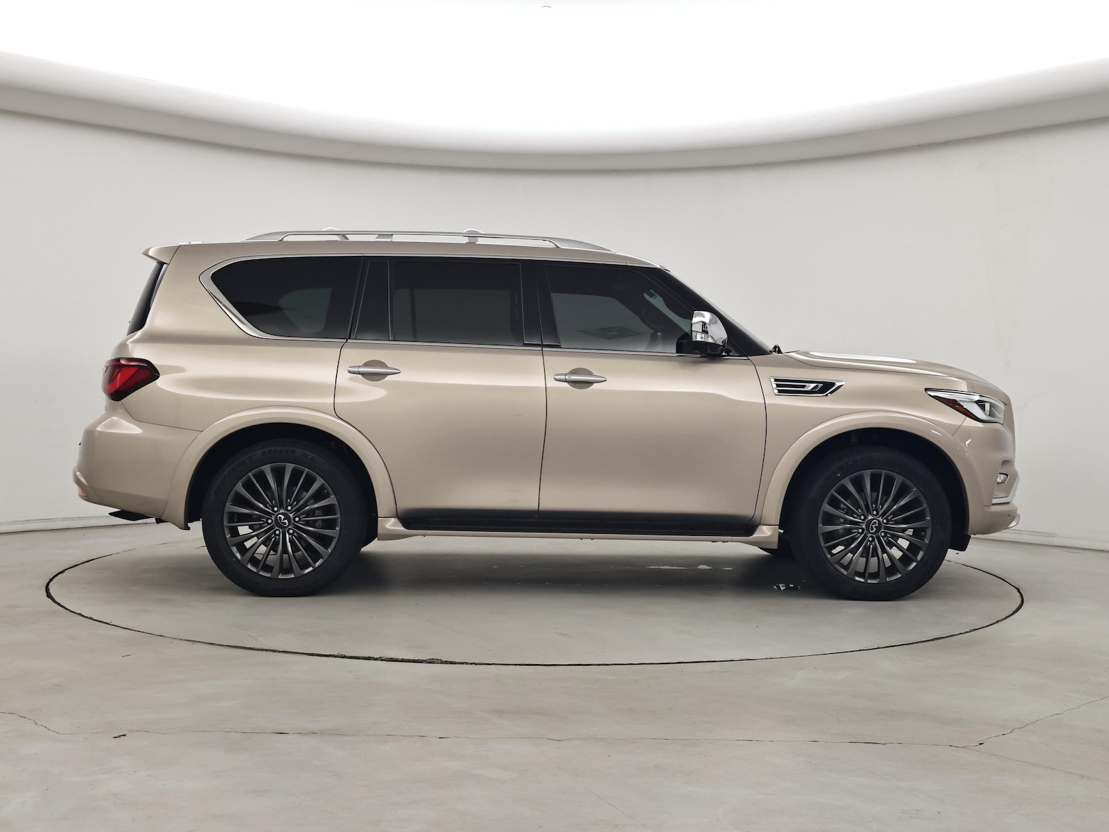 2023 INFINITI QX80 Sensory 4WD - Photo 8