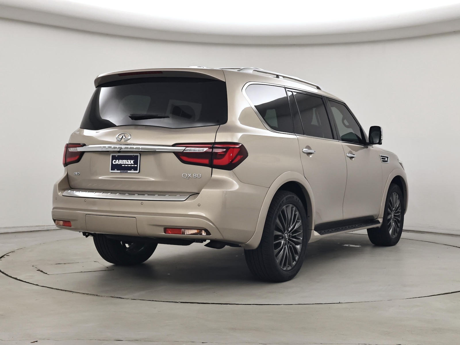2023 INFINITI QX80 Sensory 4WD - Photo 9