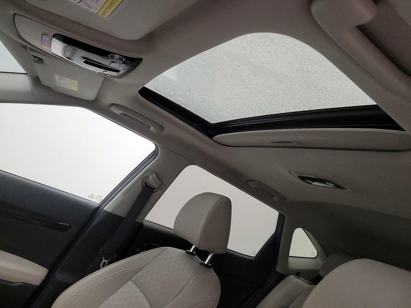 Sunroof(s) & Overhead Airbags