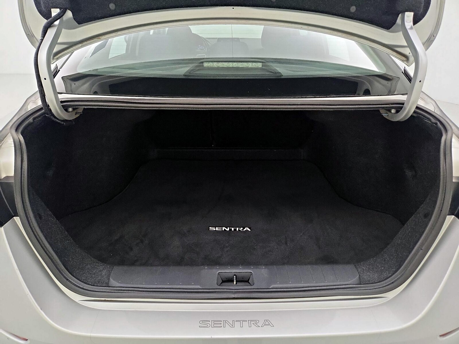 2022 Nissan Sentra SV - Photo 21