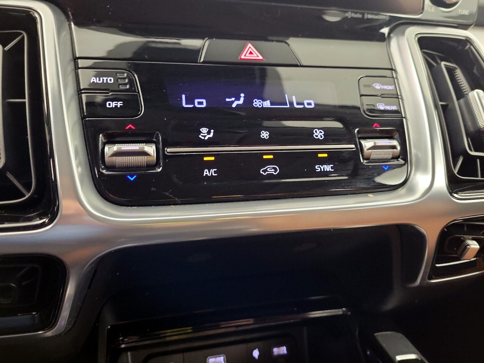 2023 Kia Sorento X-Line SX-P - Photo 18