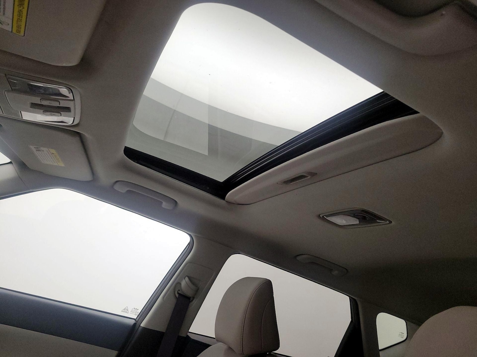 Sunroof(s) & Overhead Airbags
