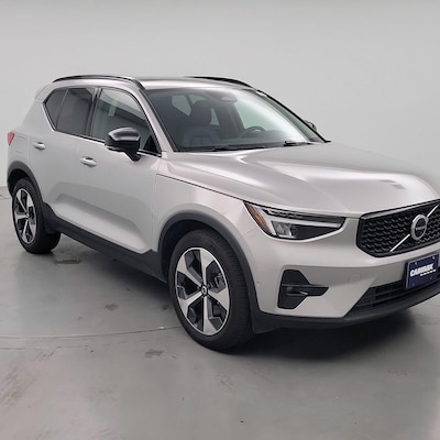 2023 Volvo XC40 B4 Ultimate Dark Theme