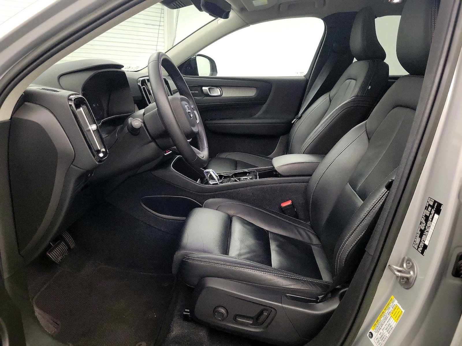 2023 Volvo XC40 Ultimate - Photo 10