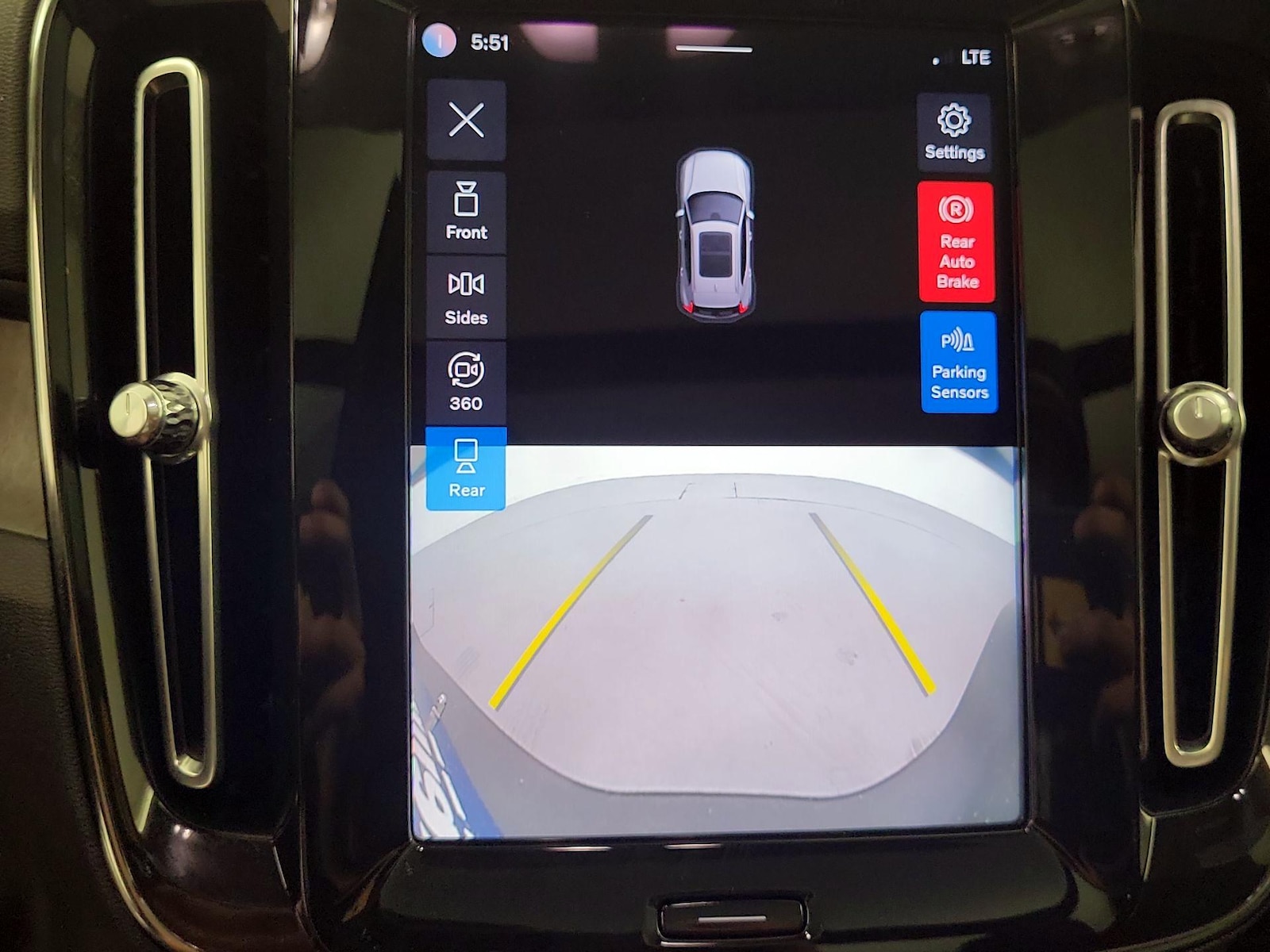 2023 Volvo XC40 Ultimate - Photo 13
