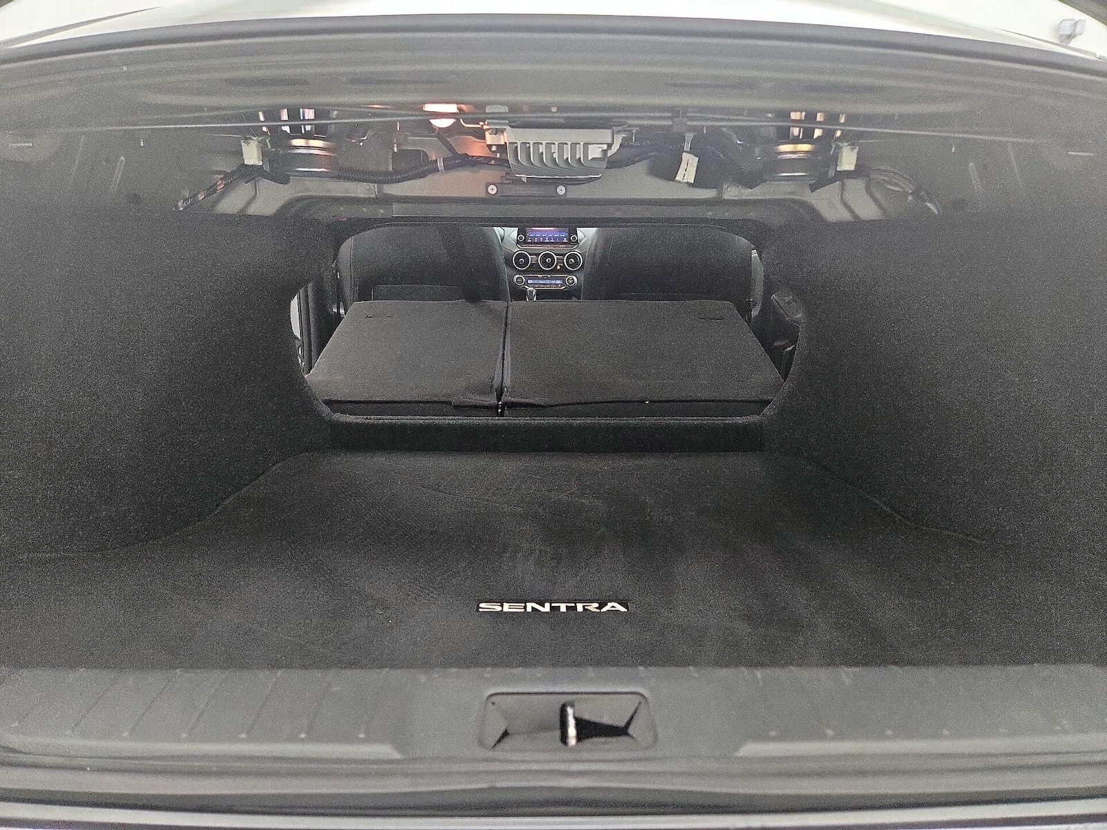 2020 Nissan Sentra SR - Photo 23