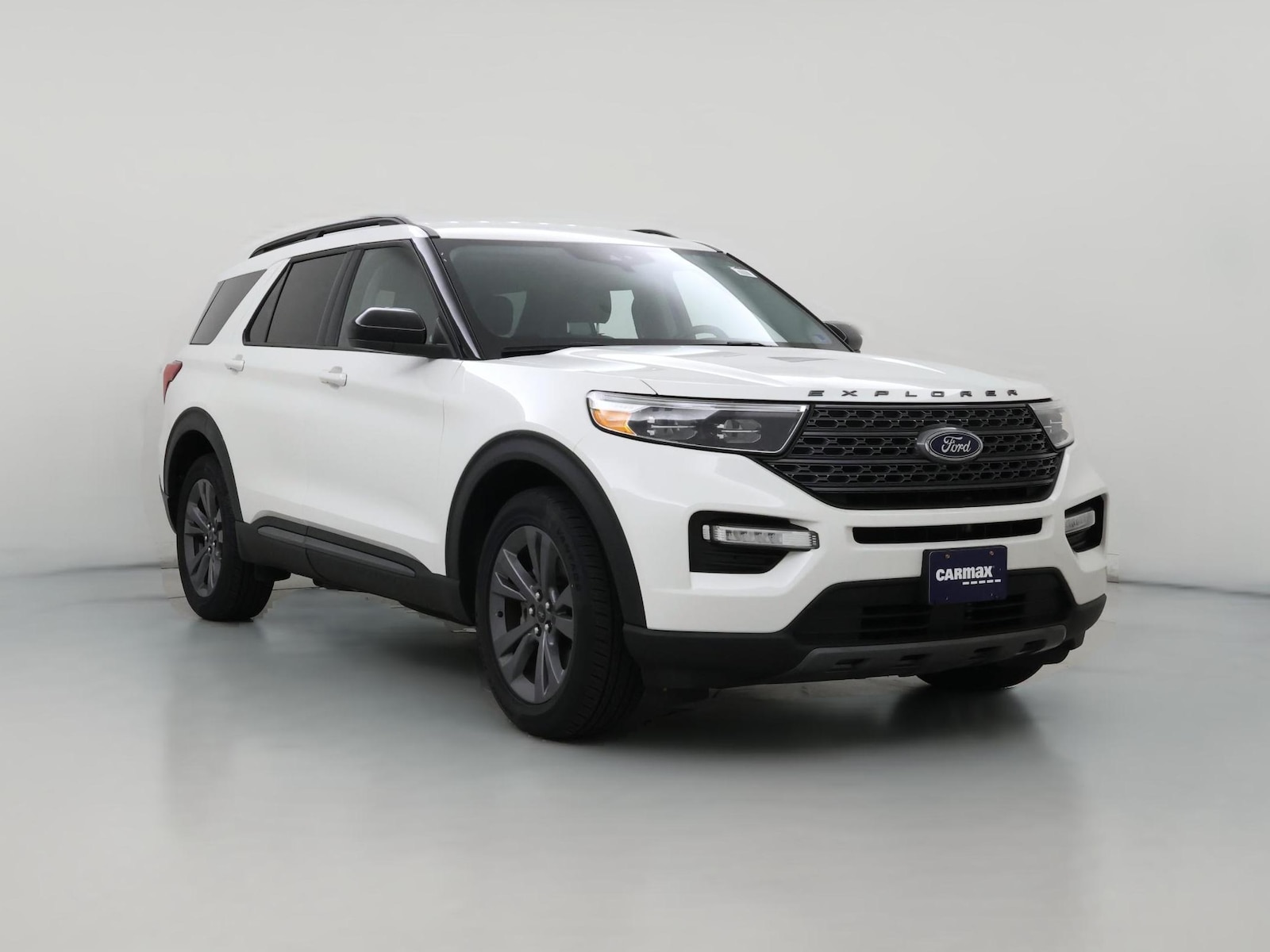 2023 Ford Explorer XLT - Photo 1