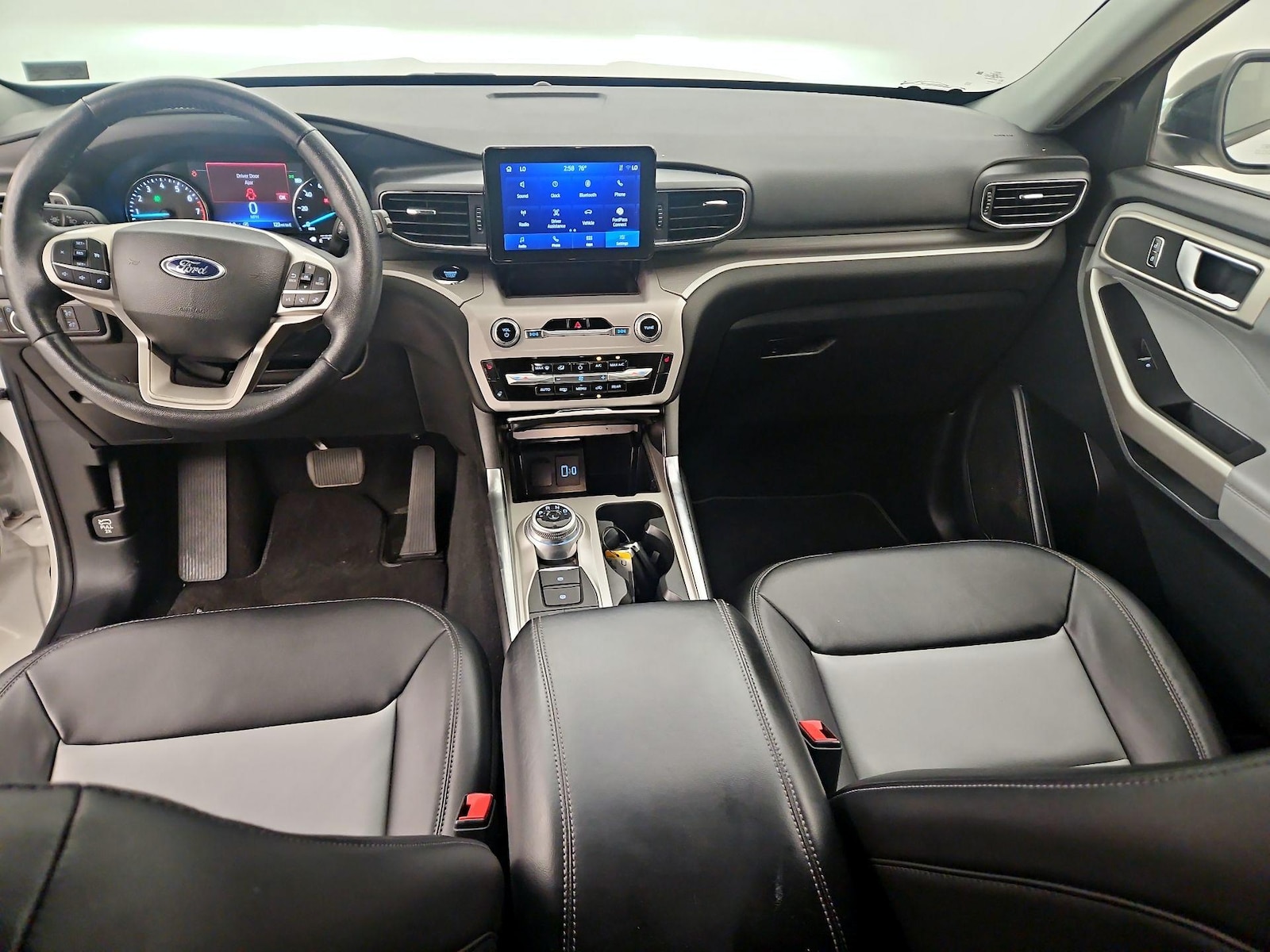 2023 Ford Explorer XLT - Photo 10