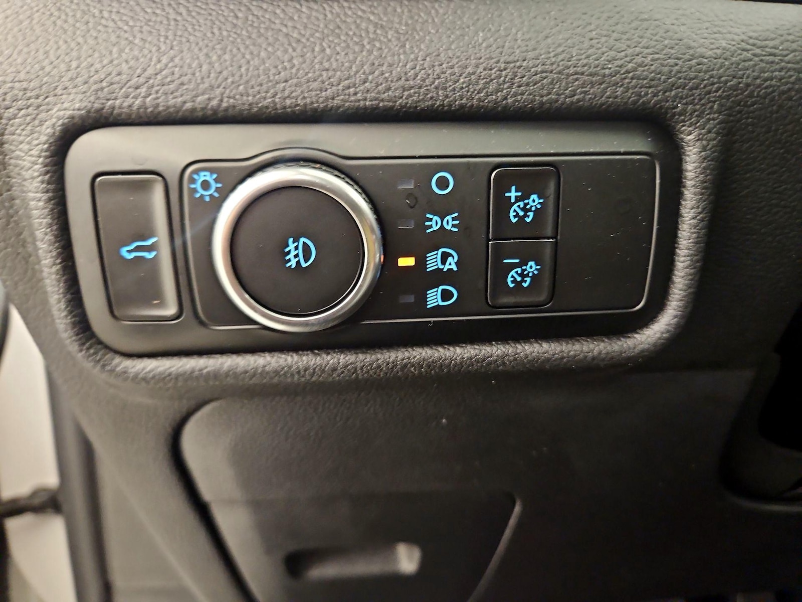 2023 Ford Explorer XLT - Photo 14