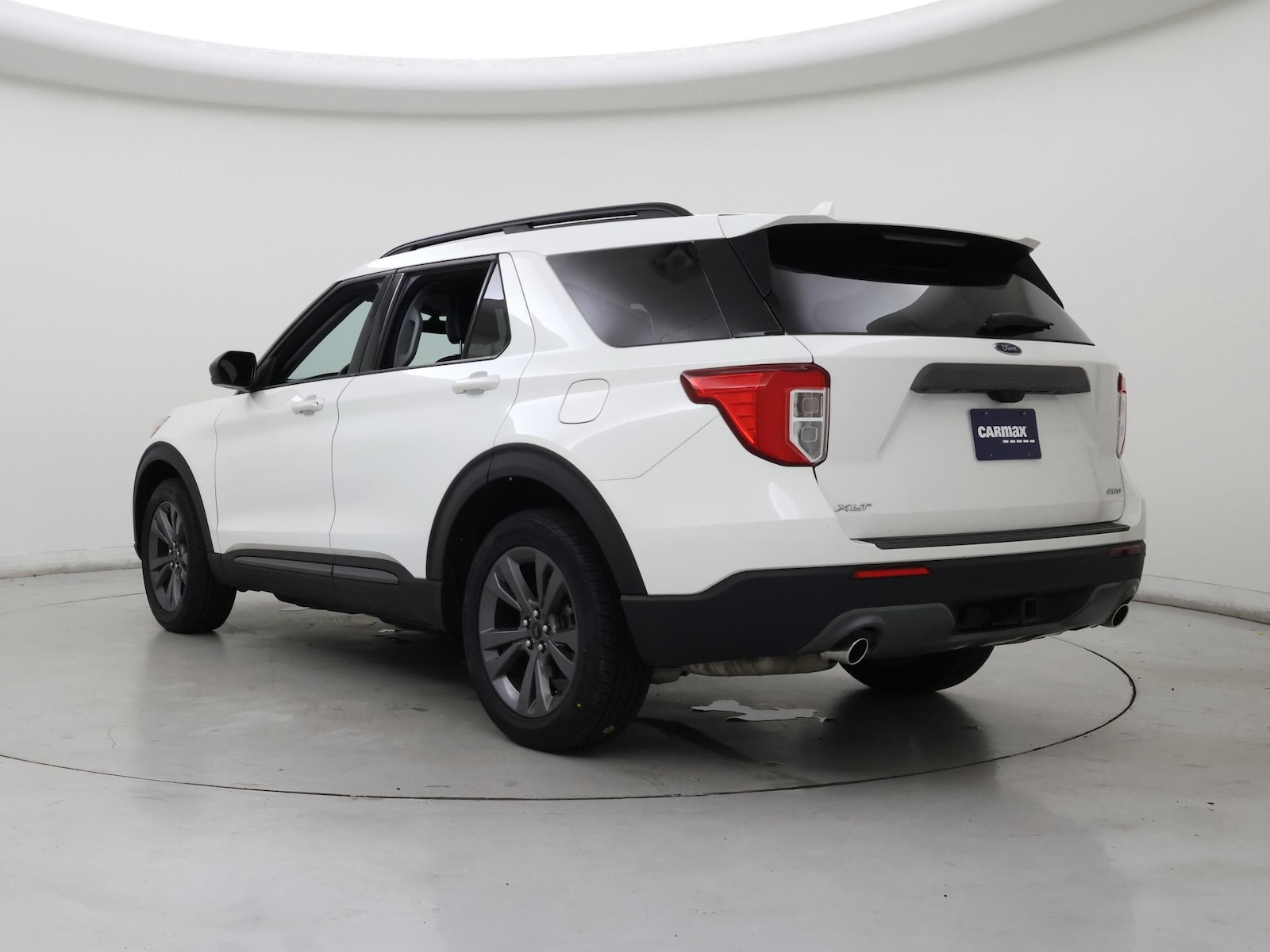 2023 Ford Explorer XLT - Photo 3