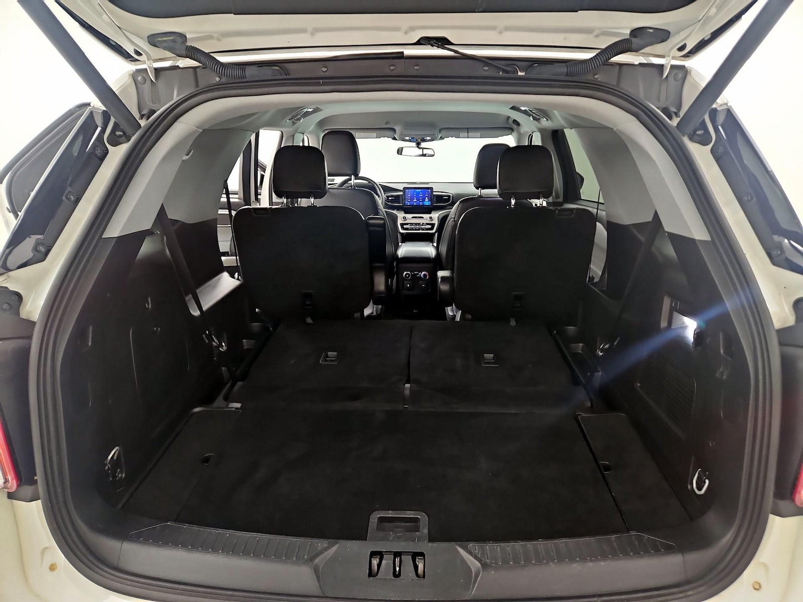 2023 Ford Explorer XLT - Photo 23