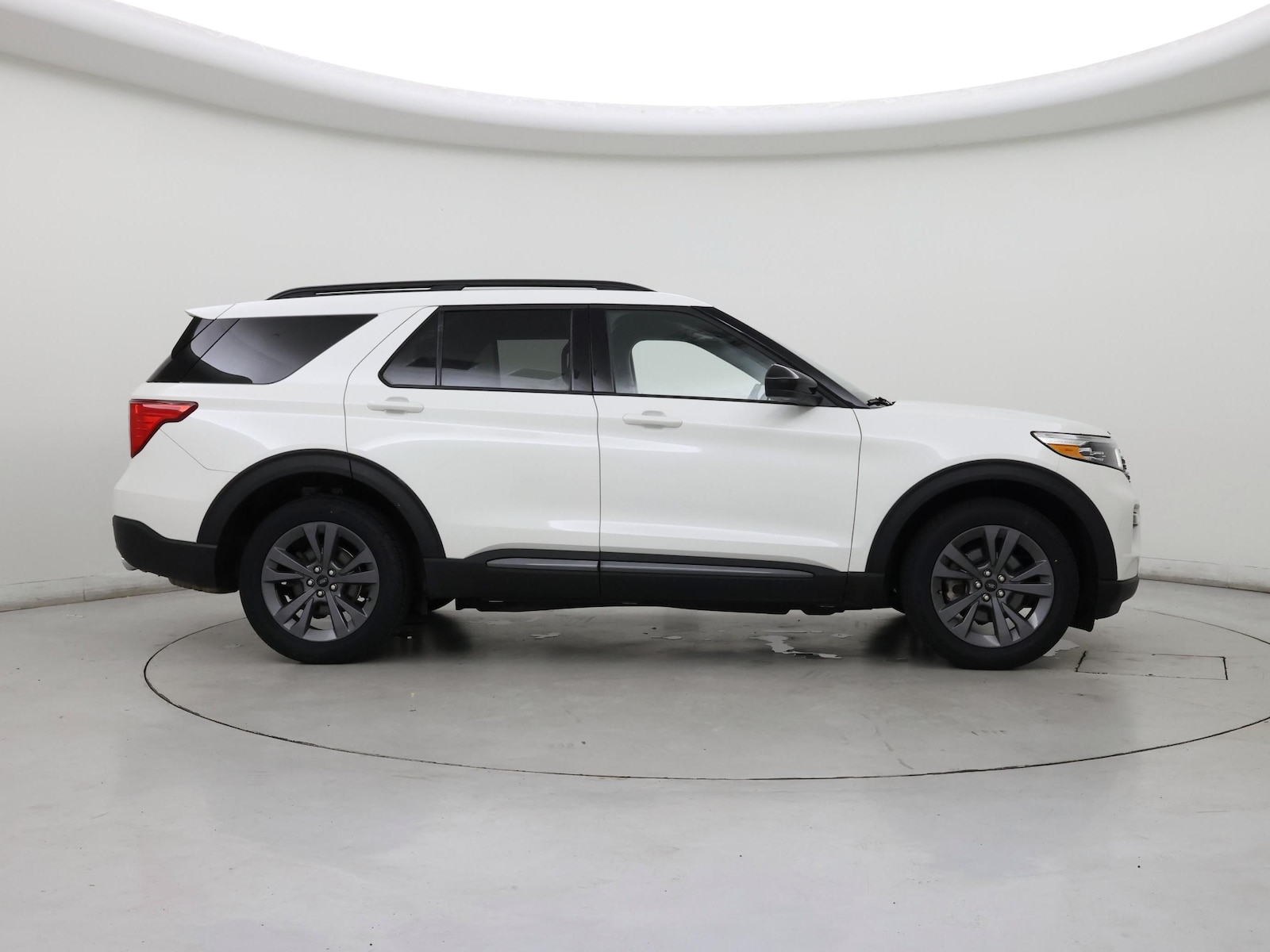 2023 Ford Explorer XLT - Photo 8