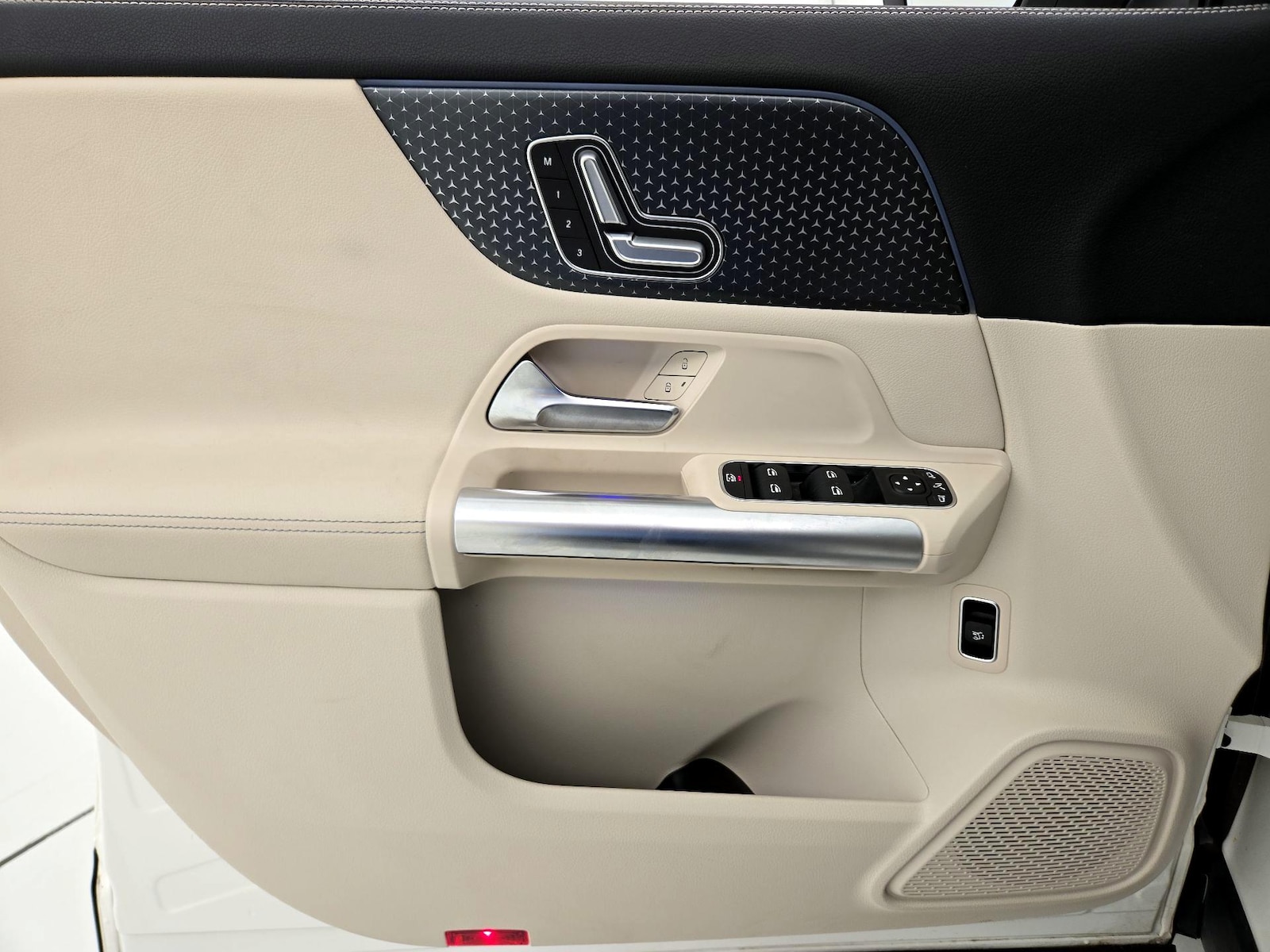 2025 Mercedes-Benz GLA GLA250 - Photo 13