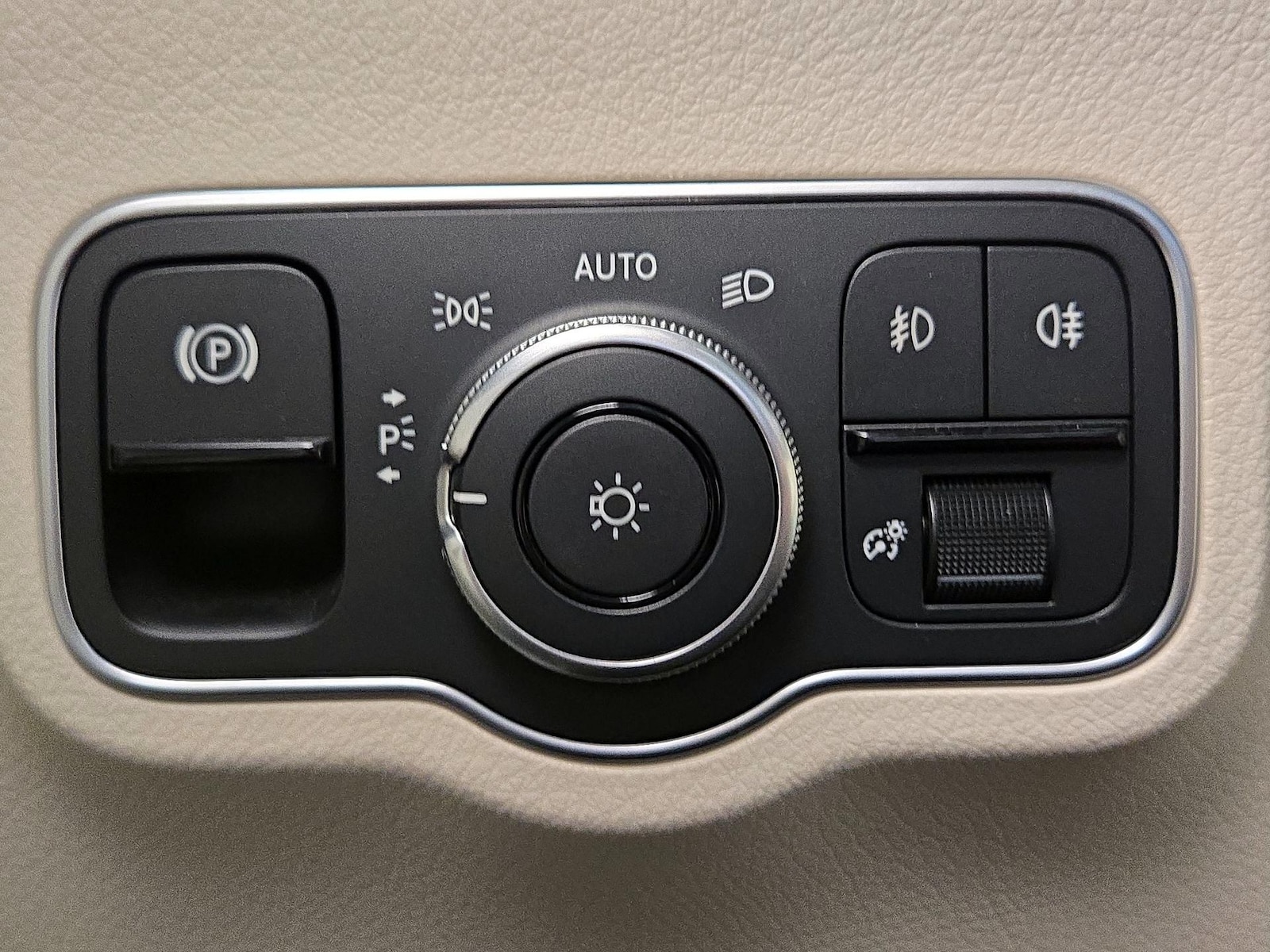 2025 Mercedes-Benz GLA GLA250 - Photo 14